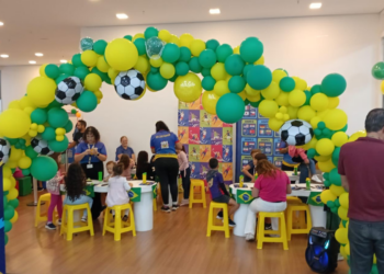 Troca de figurinhas e atividades infantis movimentam o fim de semana no Pátio Limeira Shopping